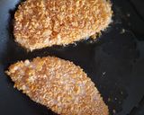 Kotlet z piersi w panierce z płatków Cornflakes z tzatzikami krok przepisu 4 zdjęcie