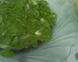 Foto langkah ke 3 dari resep Sayur Bening Daun Kelor Segar.