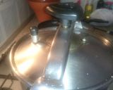 Foto del paso 10 de la receta: Potaje de garbanzos, habichuelas, carne de pollo, chorizo, morci