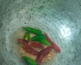 சூடான இட்லி வித் வதக்கி அரைத்த சட்னி ரெசிபி ஸ்டேப் 2 புகைப்படம்