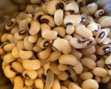 A picture of step 1 of Cowpea Hummus.