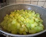 Une image de l'étape 1 de Salade froide de courgettes au fromage de chèvre et à la menthe.