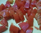 Foto del paso 2 de la receta: Chorizo al plato con radicheta, tomate y ajo
