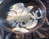 Foto del paso 3 de la receta: Tasajo encebollado