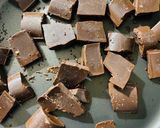 Foto del paso 1 de la receta: SNACK CROCANTE 3 INGREDIENTES 🍫🍯🍪