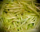 Hình bước làm 3 của món Su su xào trứng