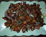 A picture of step 3 of Fried plantain sauce.
