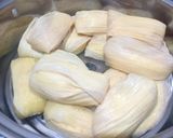 Foto langkah ke 5 dari resep Lepet Jagung Manis.
