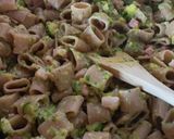 Foto del passaggio 6 della ricetta Mezze maniche all'avena con pancetta e zucchine