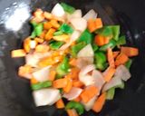 A picture of step 2 of Macaroni in butter and roasted sesame dressing.