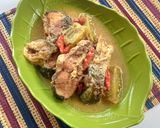 Foto langkah ke 5 dari resep Lodeh Ikan Patin dan Tomat hijau.