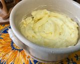 Une image de l'étape 8 de Purée de pommes de terre à l'ail et à la crème.