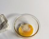 Foto langkah ke 2 dari resep Kopi telur vietnam/frothy egg coffee.