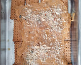Foto del paso 2 de la receta: Tarta con galleta, duraznos y dulce de leche