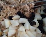 Foto del paso 3 de la receta: Galletitas pera y pasas!!