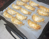 Foto del paso 9 de la receta: Empanadillas de atún, langostinos, huevo duro y olivas