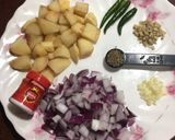 A picture of step 1 of Aloo Bhindi.