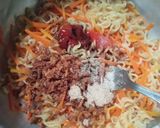 Foto langkah ke 2 dari resep Martabak Mi instan.