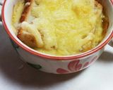 A picture of step 6 of Easy Onion Gratin Soup with Bread.