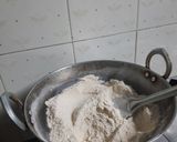 கோதுமை மாவு புட்டு(wheat puttu recipe in tamil) ரெசிபி ஸ்டேப் 1 புகைப்படம்