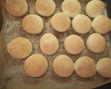Szezámmagos zsemle recept fázis 8 fotója