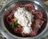 Foto del paso 2 de la receta: Albóndigas de carne vacuna con salsa