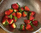 A picture of step 1 of Strawberry Shortcake.