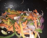 এগ  চিকেন চাউমিন(egg chicken chow mein recipe in Bengali) রেসিপির ধাপ 2 ছবি