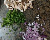 A picture of step 1 of Mushroom carbonara.