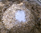 Foto del paso 6 de la receta: Barras energéticas de avena, nueces y mermelada de berries con c