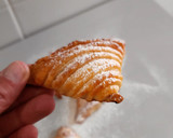Foto del paso 10 de la receta: Triángulos de hojaldre, crema y manzana