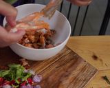 Foto langkah ke 2 dari resep Sambal Matah Salmon Panggang.