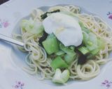 Pok choi fokhagymásan, tejföllel és tésztával recept fázis 4 fotója