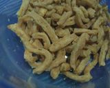 Foto langkah ke 7 dari resep Kripik/stik bawang keju (non egg, non msg).