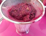 Foto del paso 1 de la receta: Pan de molde semi integral con frutos rojos