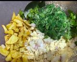 A picture of step 2 of Methi and Palak ke Pakode.