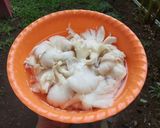 Foto langkah ke 1 dari resep Tumis Jamur Tiram Pedas.