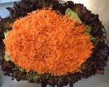 Une image de l'étape 7 de Salade de batavia rouge,carottes,oignon rouge et ail séché.