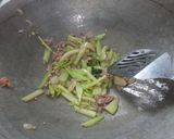 Foto langkah ke 4 dari resep Sayur Labu santan + tahu & daging sapi giling (menu bayik 14m).