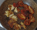 Foto del paso 5 de la receta: Tostón vegano de pleurotus y tomates secos 🍄🍅 crema de cajú y girasol con vegetales :)