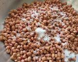 A picture of step 2 of Roasted Peanuts with Raisins#authors marathon.