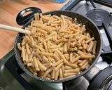 Une image de l'étape 9 de Macaronis complets au roquefort et lomo fumé.