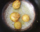 A picture of step 3 of Dum Aloo.