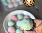 Gambar langkah 5 resipi Mochi inti kacang merah & hijau pandan.
