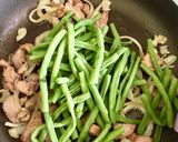 Foto langkah ke 5 dari resep Tumis Daging Sapi dan Buncis.