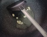 รูปขั้นตอนการทำที่ 2 ของ สปาเก็ตตี้ผัดไข่มะเขือเทศชีส เมนูเด็ก 2 ขวบ