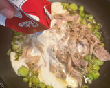 Foto del paso 2 de la receta: Salsa de pollo asado y puerros para pasta