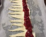 A picture of step 3 of Candy cane danish.