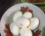 Foto langkah ke 1 dari resep Krecek telur bumbu pedas.