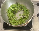 புடலங்காய் பிரட்டல்(pudalangai pirattal recipe in tamil) ரெசிபி ஸ்டேப் 1 புகைப்படம்